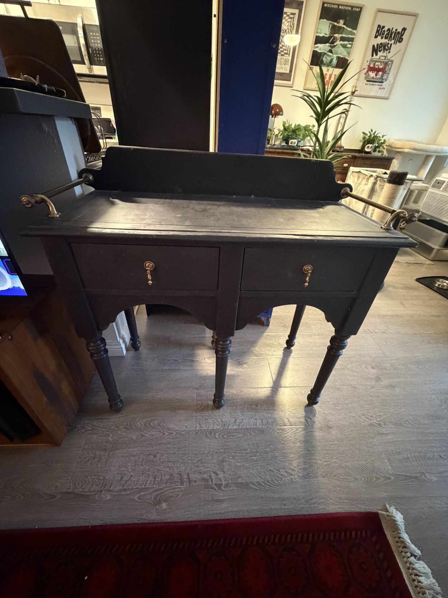 Vintage Desk With Drawers