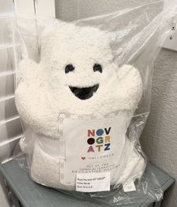 $30….New Novogratz boy/girl Ghost pillow set.  Please pickup in the area of 36th Ave and Pinnacle peak within 24hours of take greatly appreciated. Tha