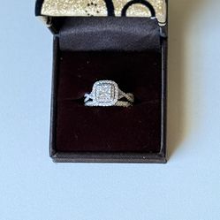 Beautiful Engagement Ring/Band