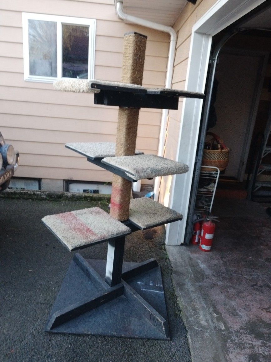 Huge Cat Tree