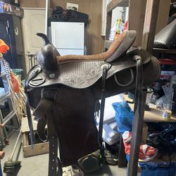 Western saddle 