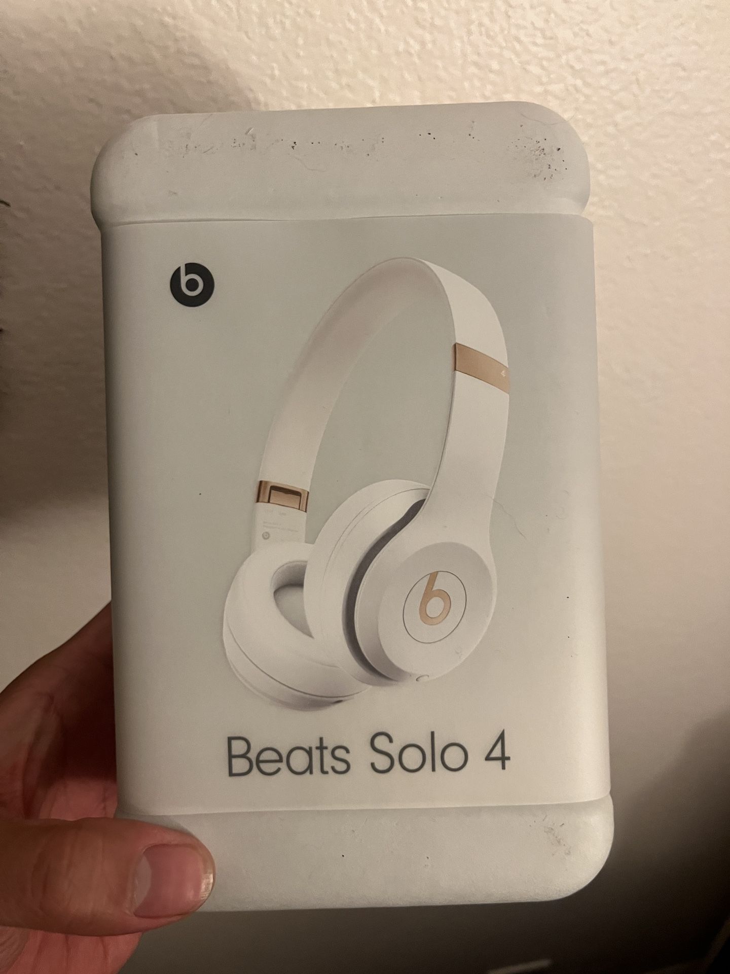 Beats Solo 4