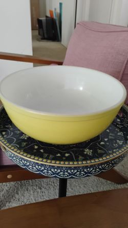 Pyrex vintage mixing bowl