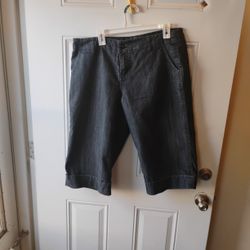 L.A. Blues Gray Capris W16