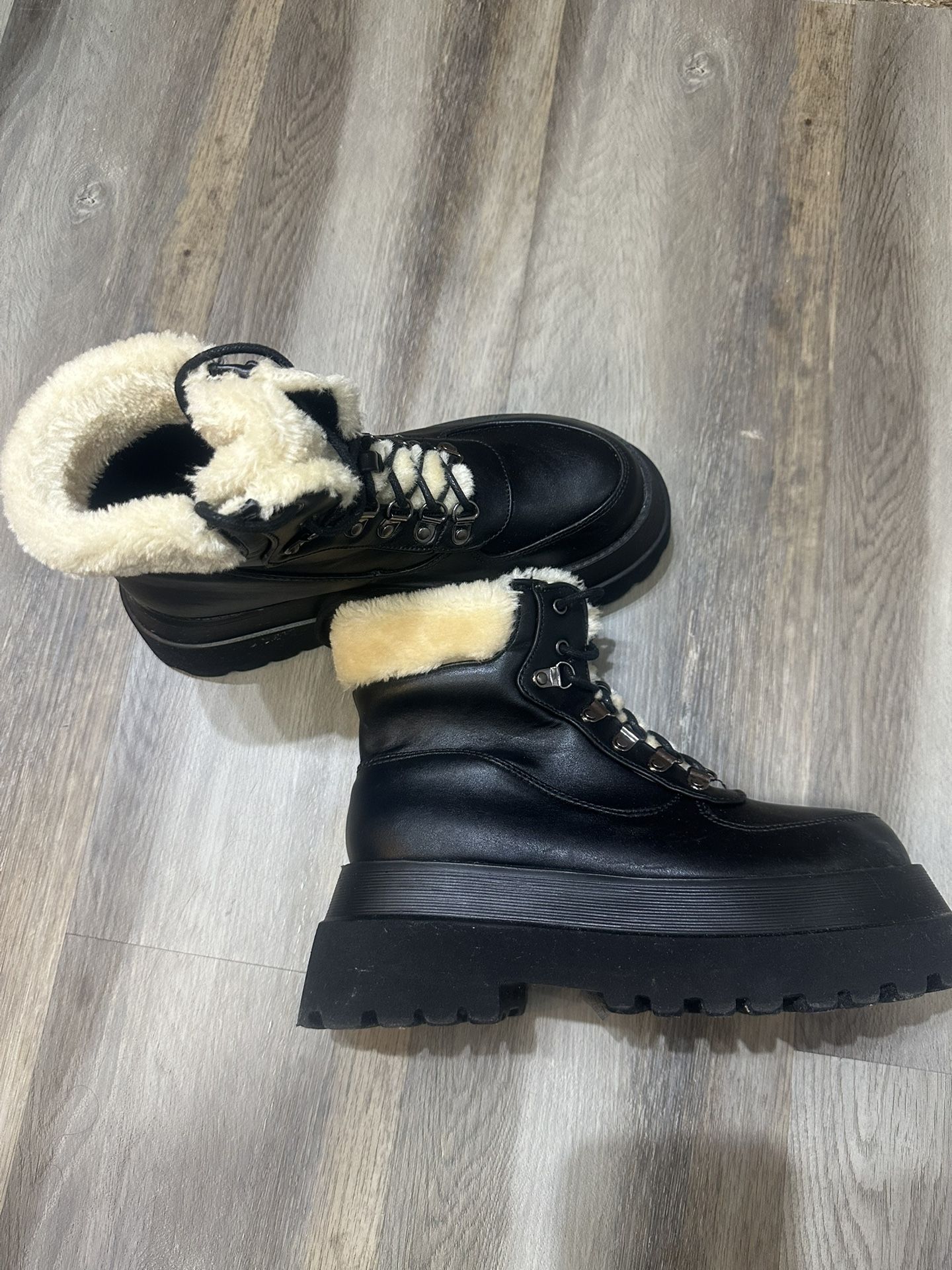 Women’s Black Winter Boots Size 7.5 – Faux Leather with Faux Fur Lining, Platform Sole, Cozy Cold Weather Boots