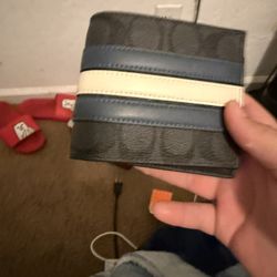 Coatch Wallet Looking For 50