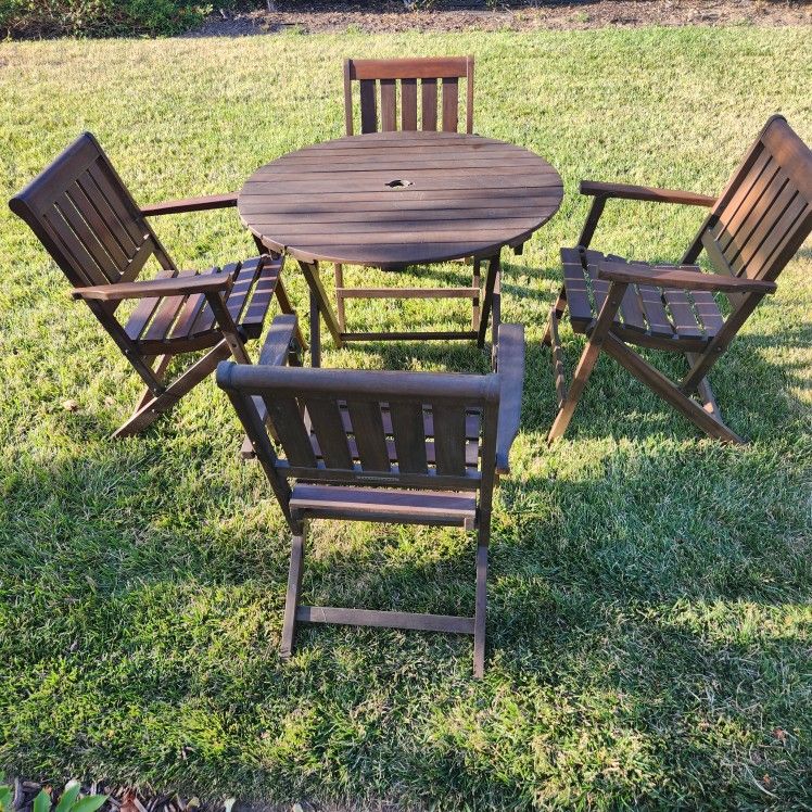 Pottery Barn Chatham Outdoor Wood Bistro Folding Table And Chairs