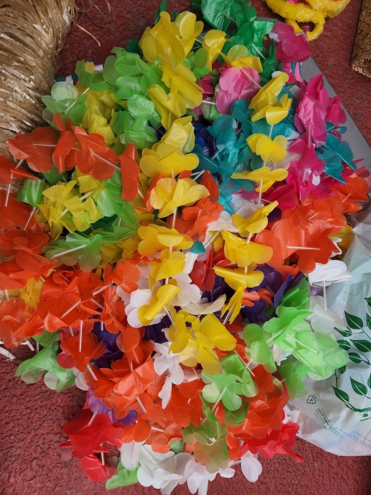 LEIS, PLASTIC