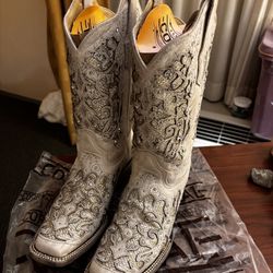 Women’s Corral Western Boots Size 8.5 Mint Condition!