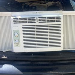 Frigidaire 5,000 BTU Window Air Conditioner 