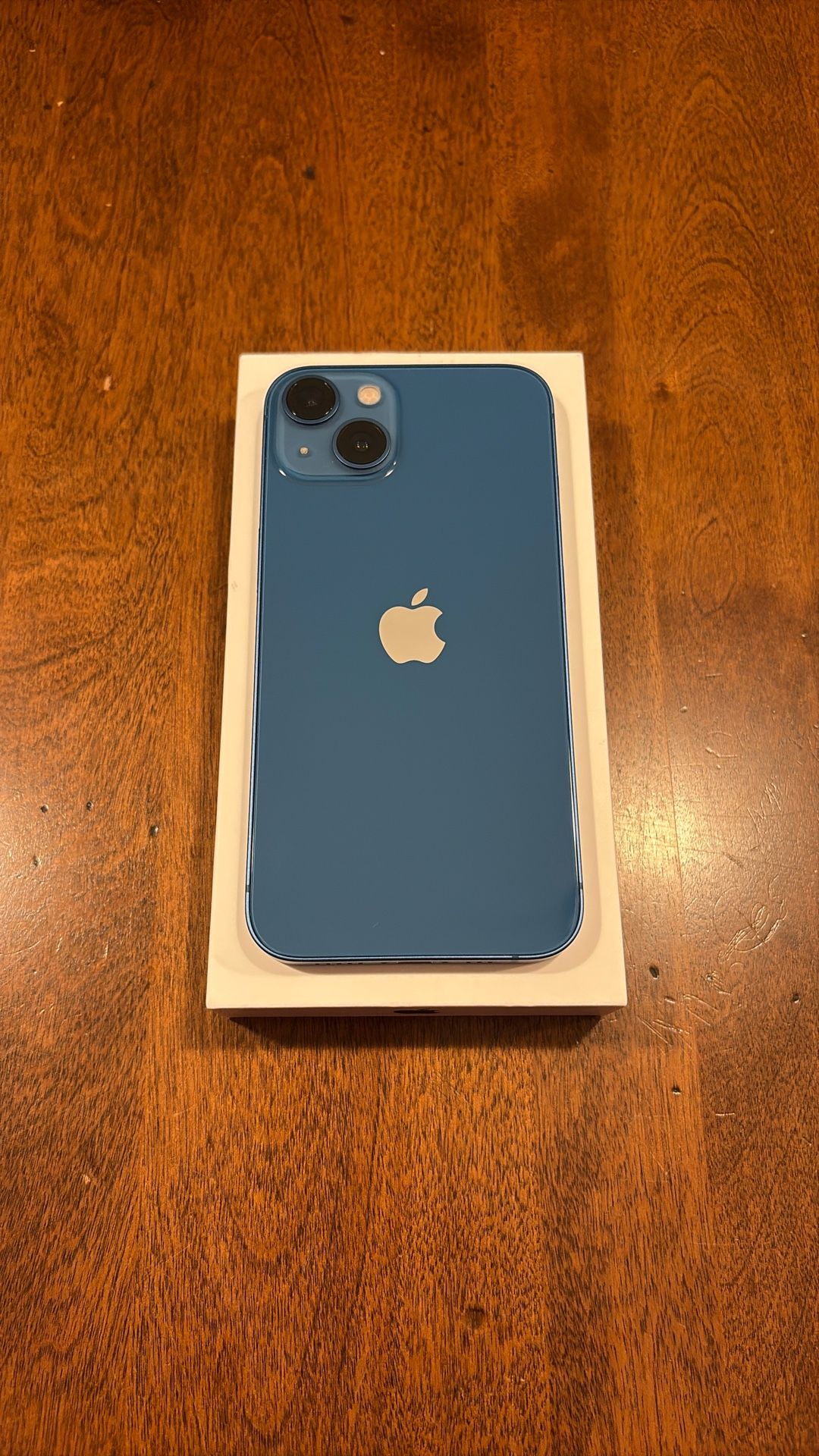 iPhone 13 Nearly Brand new!! With extras!!