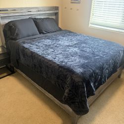 Queen Size Bed & Dresser