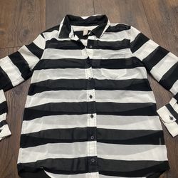 Womans Black And White Striped Shirt Size Small By Banana Republic #19