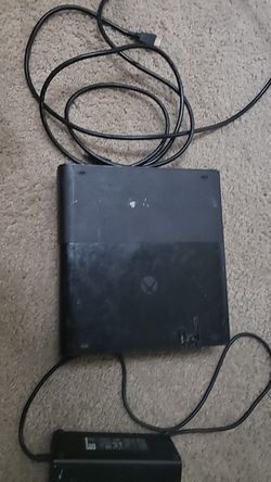 Xbox 360 comes with cords
