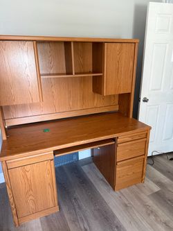Office Desk with Hutch