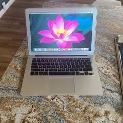 Near Perfect 2014 Macbook Air 13" Loaded 