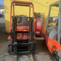Forklift 