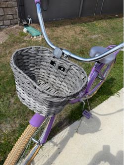 2 Women bikes  $100 each