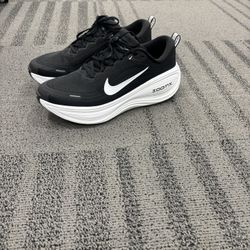 Nike Vomero Plus Size 11