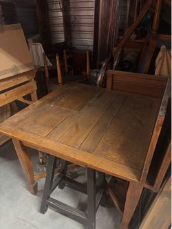 Pine dinning table with two leaf inserts