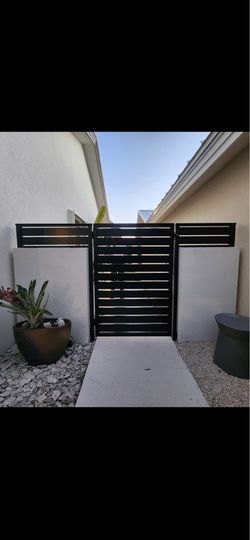 Vertical fence and gate