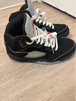 Jordan’s 5s metallic black