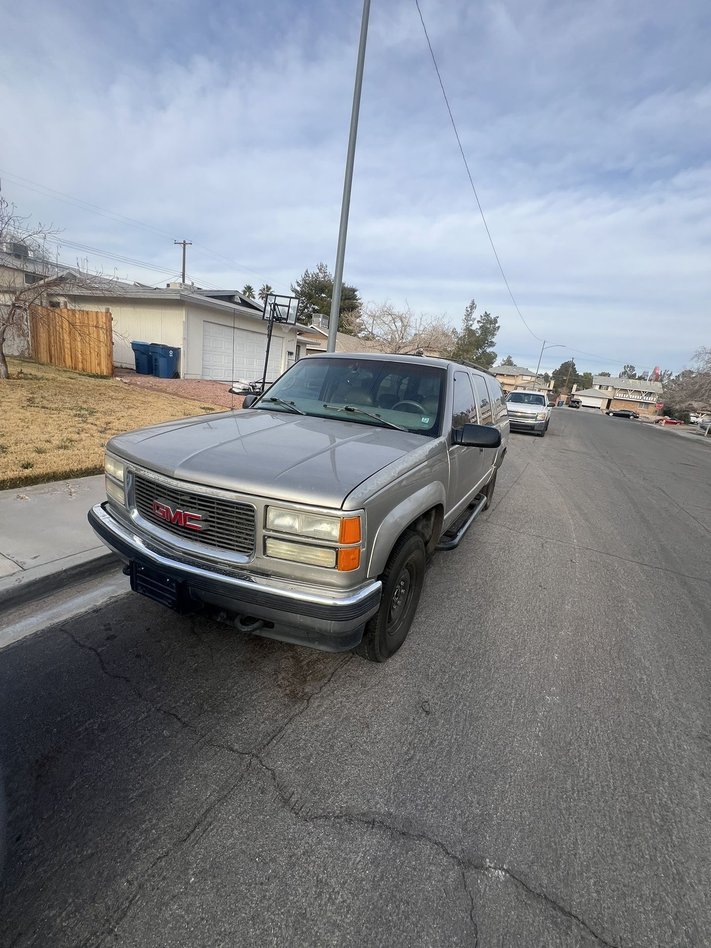 1998 GMC Suburban for Sale in Las Vegas, NV - OfferUp