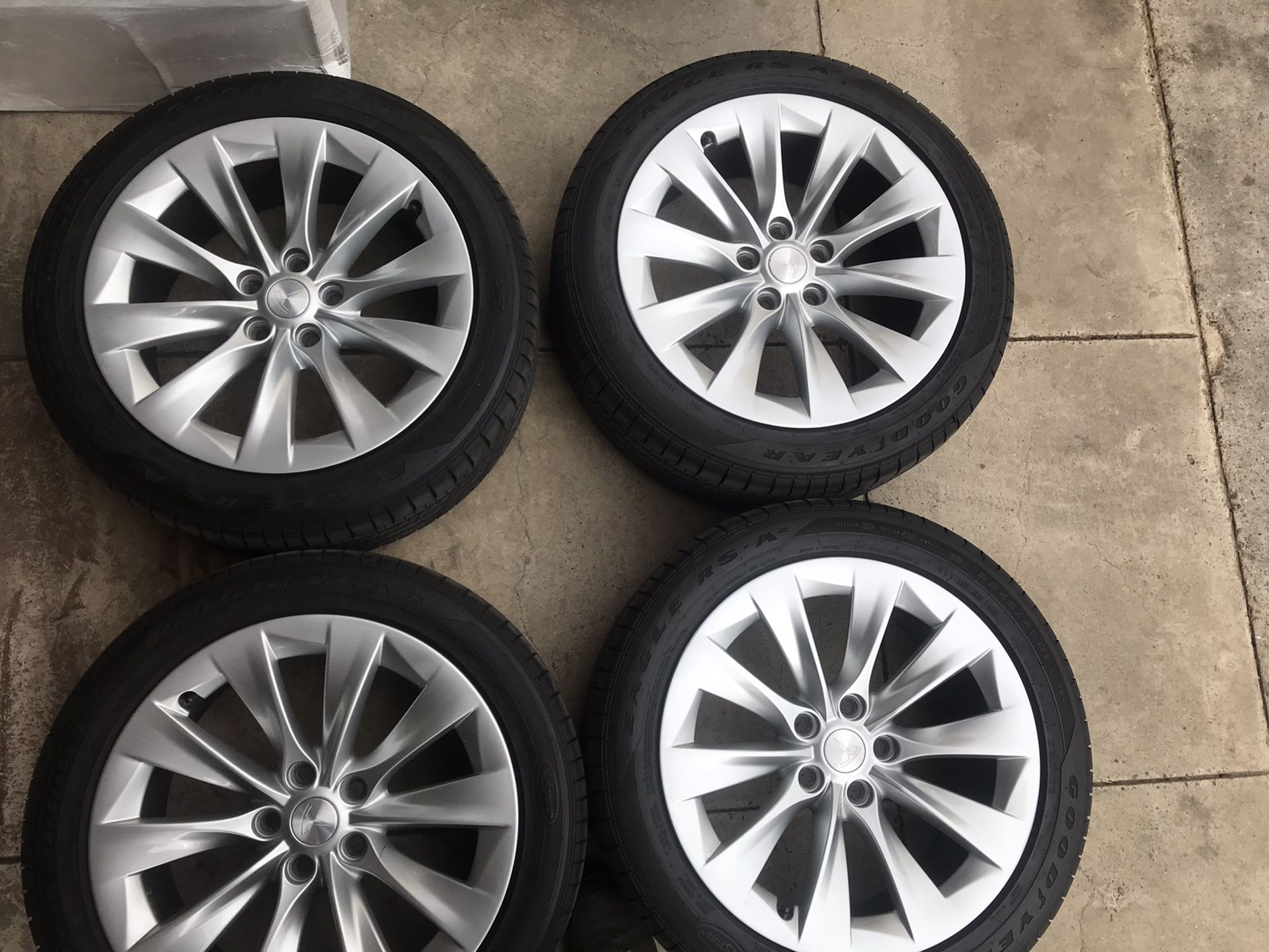 19” Tesla takeoff wheels and Goodyear tires. Super easy financing available