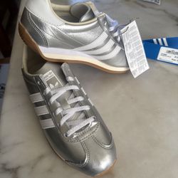 🔥 Adidas Country OG ‘Silver Metallic’ – Women’s 5 – NEW 🔥