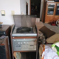 Vintage Turntable Record Player, Plus