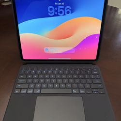 iPad Pro 13” M4 256 GB + Teclado Logitech + Apple Pencil