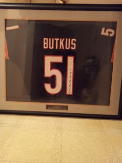 Didn't bucky sign frame jersey with j?S a letter of authenticity