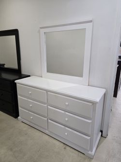Six Drawers Pinewood Dresser With Mirror 