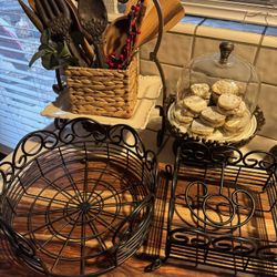 Plate & Napkin Holder