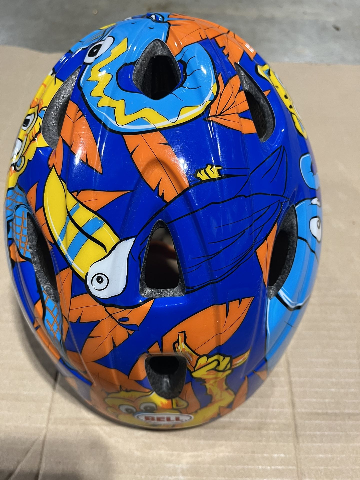 Kids helmets 47-52 cm girth (in Des moines) $10 each
