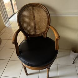 Classic Leather Chair 