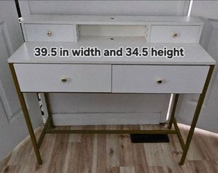 Vanity w 4 drawers and chair