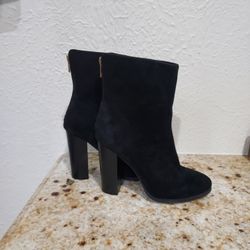 women's boots Size 6