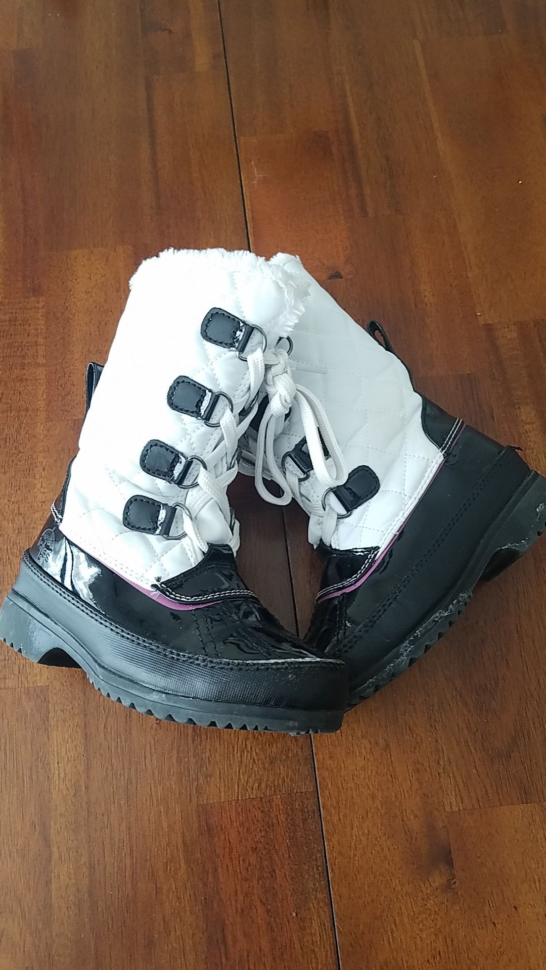 Girls' Snow Boot's Size 12. MPU