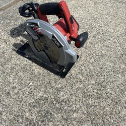 SKILL SAW 7”1/4 VERY GOOD CONDITION 