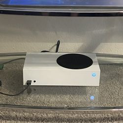 Xbox Series S With Controller and Headphones and Battery Packs 