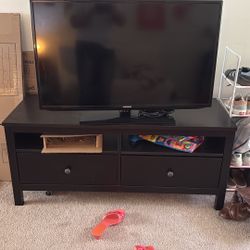 40” Tv + Roku 