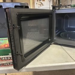 Medium Sized Microwave Like New 
