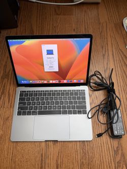 MacBook Pro 2017/8GB RAM/128GB SSD/Battery Normal/Screen discolored/Charger