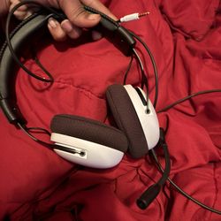 headphones 