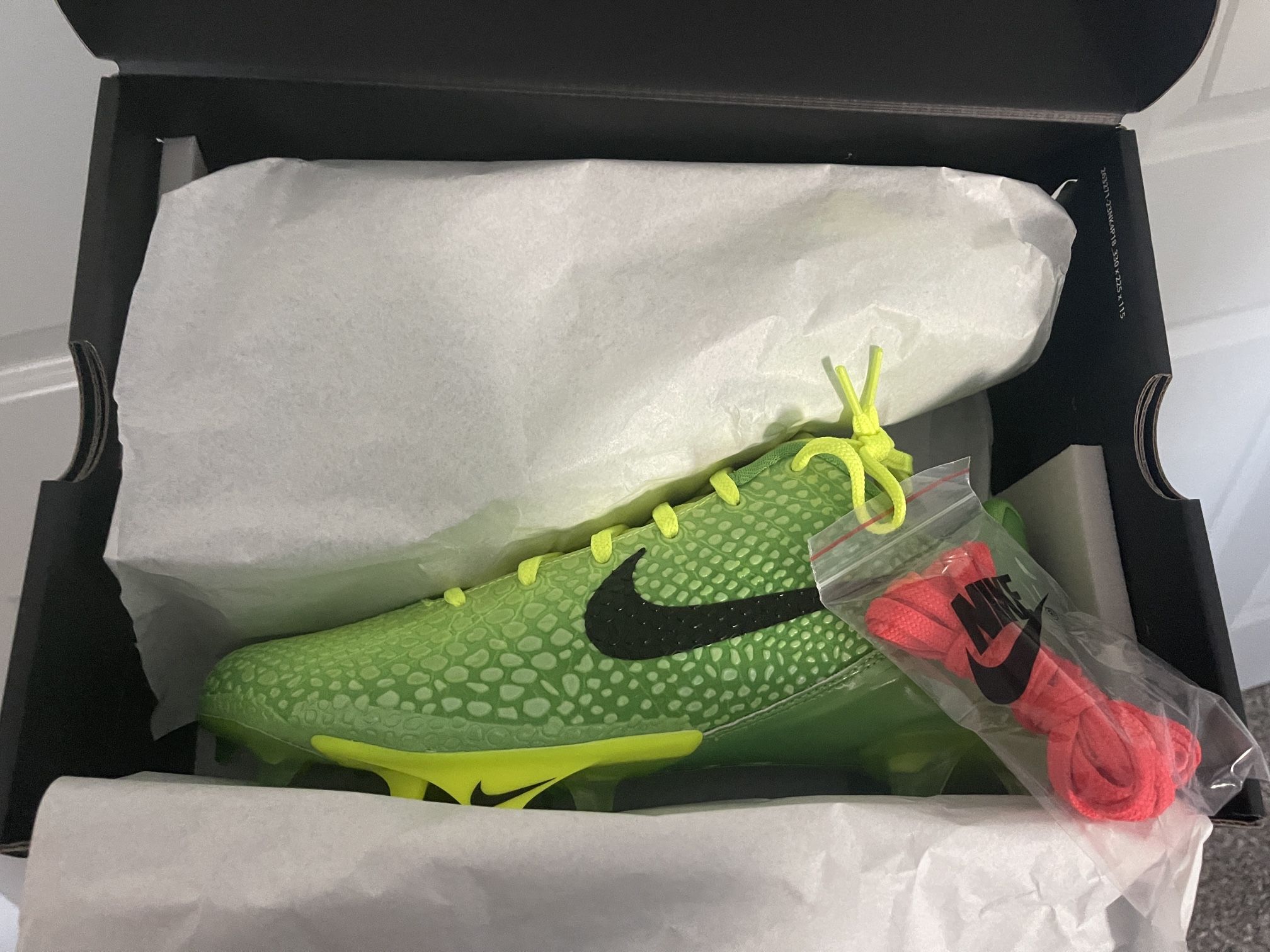 Kobe Grinch SE Cleats