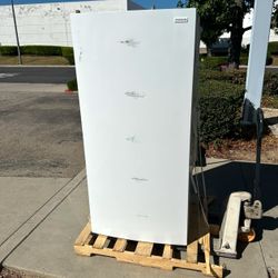 Frigidaire Garage Upright Freezer For Repair 