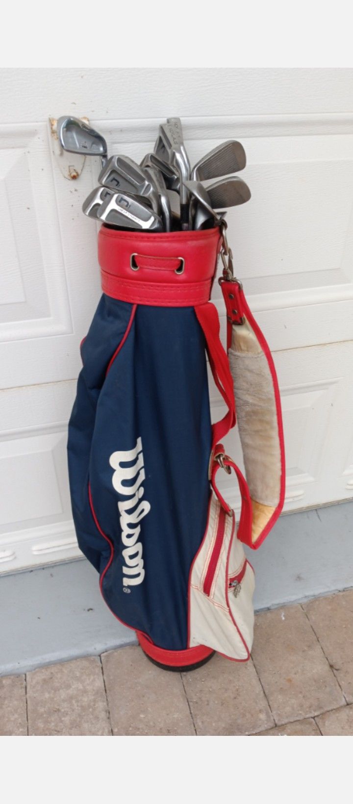 Wilson Golf Bag with 12 Golf Clubs 