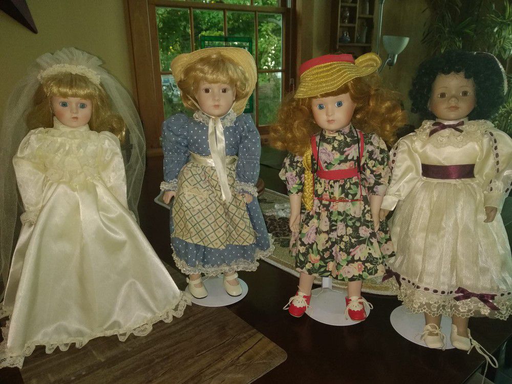 Heritage Porcelain Dolls (4)
