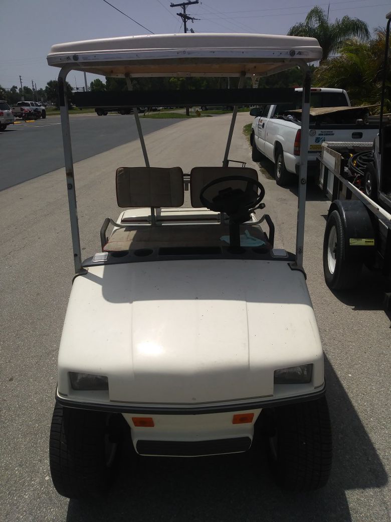 07 golfcart 48 volt with charger ! $1300 cash or $1400 delivered